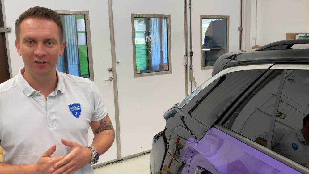 VD Rickar Eriksson beskriver material och dess egenskaper